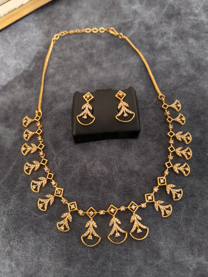 Orniya Necklace Set with Earrings