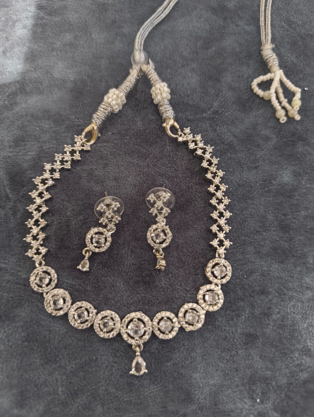 Orniya Necklace Set with Earrings