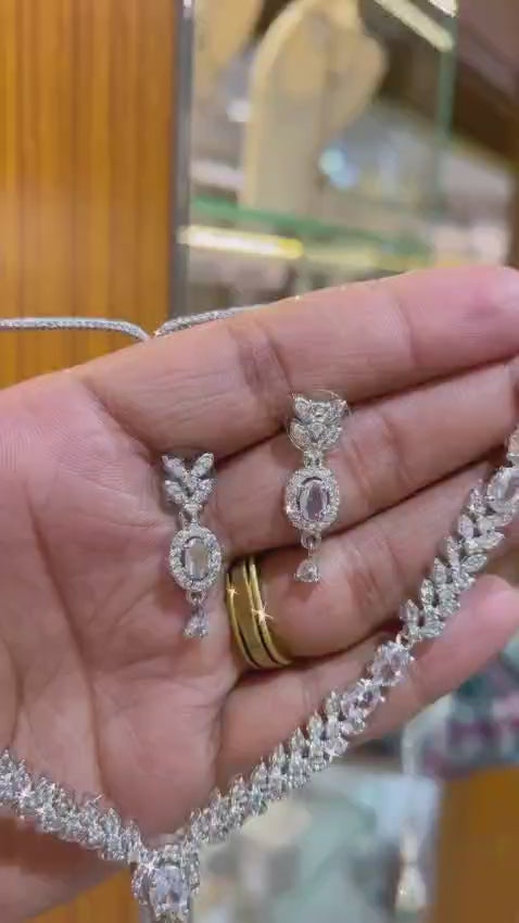 Orniya Necklace Set with Earrings